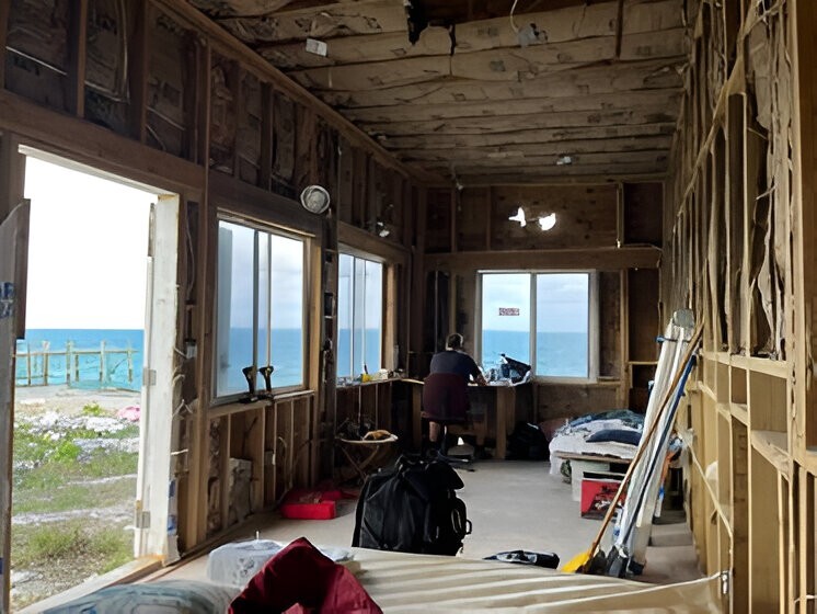 Tiny House / Tiny Home Located at Oceanfront Property In Abaco, Bahamas
