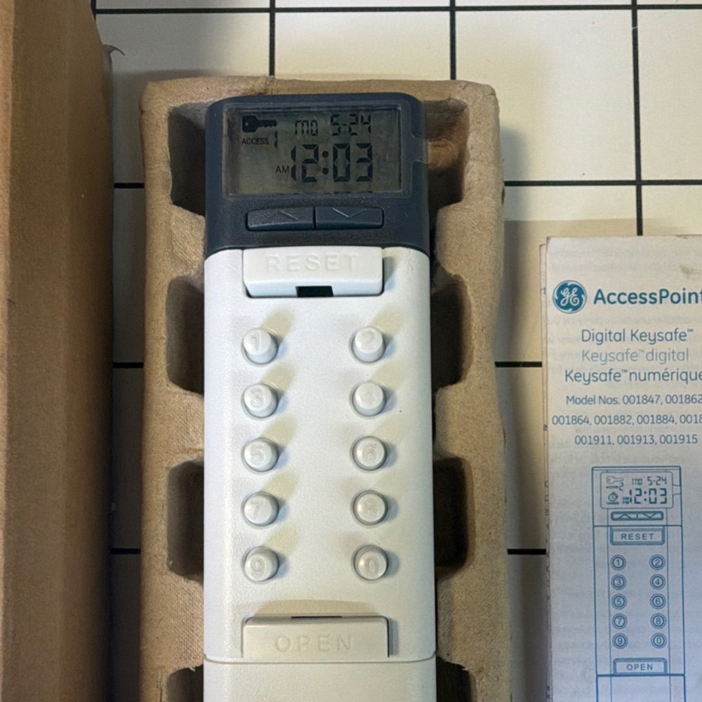 GE AccessPoint Electronic Keypad Combination Key Safe White Metal 001882