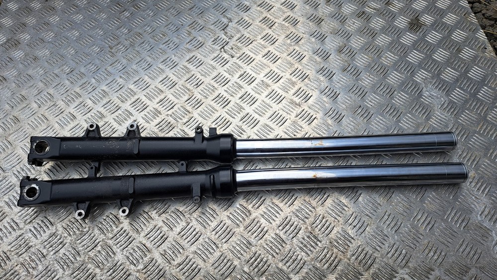Honda cbr 1000f SC24 Front Forks. 1990