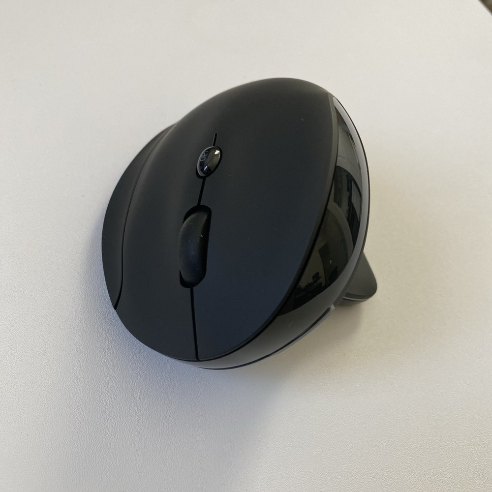 Insignia - Bluetooth wireless 6-Button Ergonomic Mouse - Black