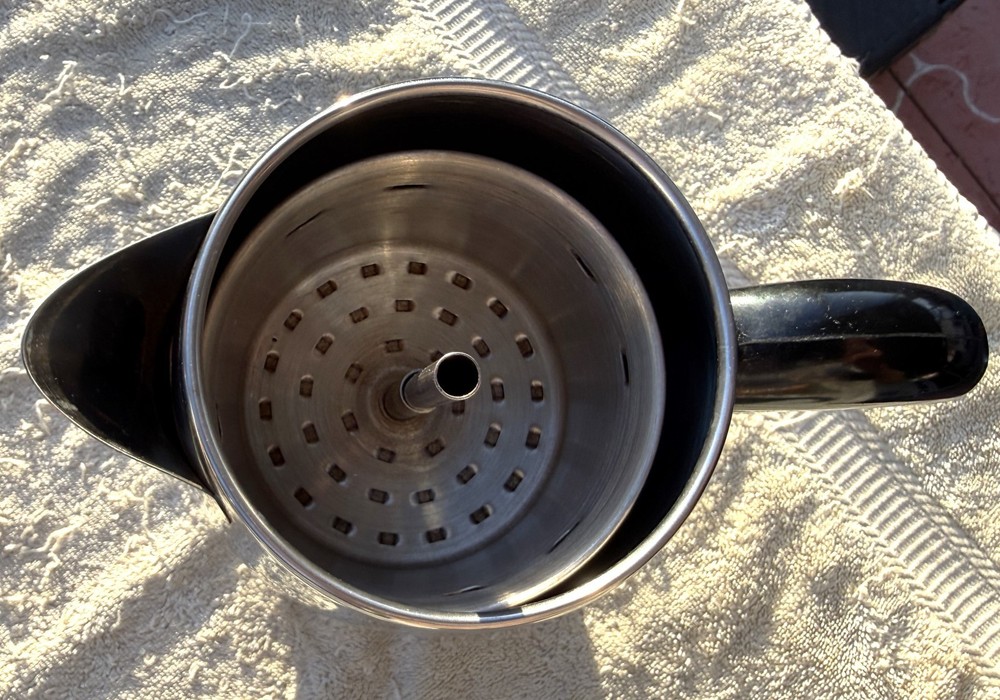 FARBERWARE 8 CUP PERCOLATOR MODEL NO. FCC280 - AS PICTURED