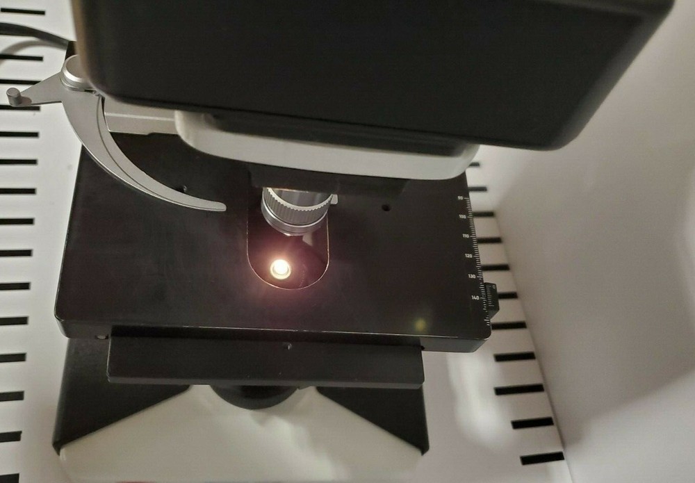 LEITZ LABORLUX S MICROSCOPE w/ 4 Objectives