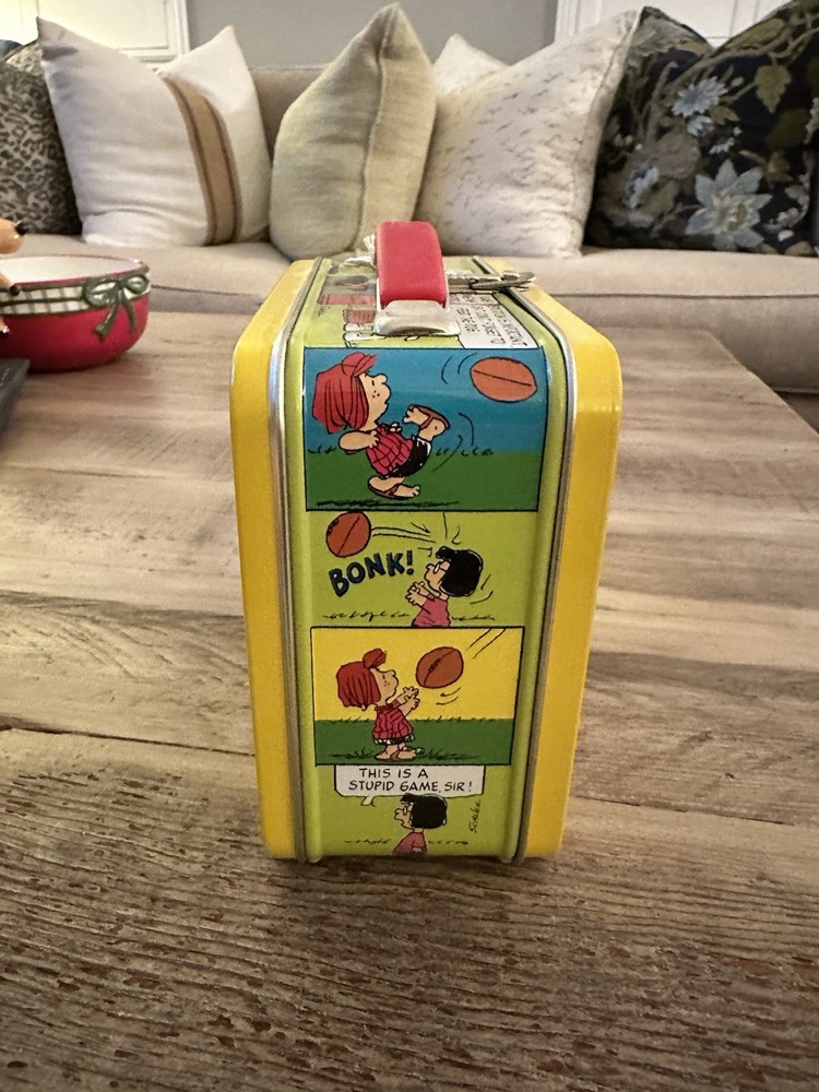 Hallmark School Days Snoopy Peanuts Lunchbox Limited Edition 2000