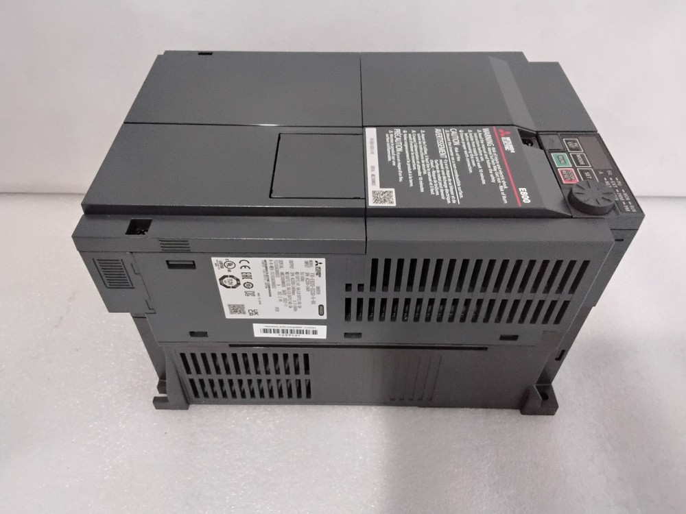 Mitsubishi FR-E820-0330-5-60 AC Drive
