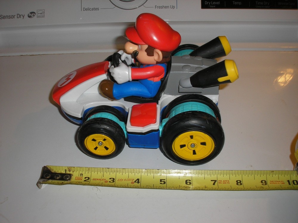 Jakks 2016 Plastic 8 3/8 Super Mario Remote Controlled NO CONTROLLER UNTESTED