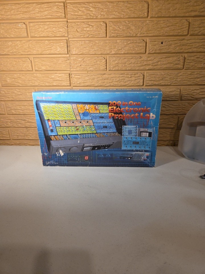 Science Fair 28-265 200 In One Electronic Project Lab