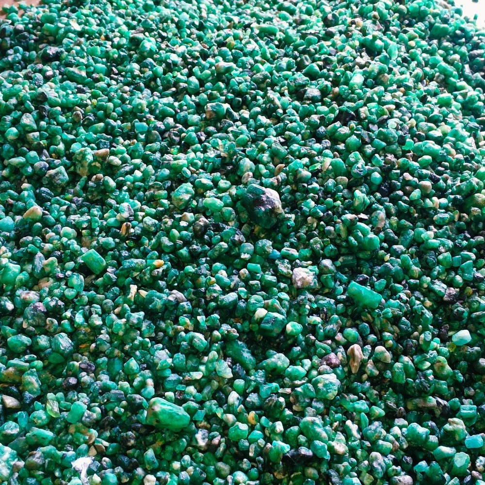 Emerald Rough 1 Kg