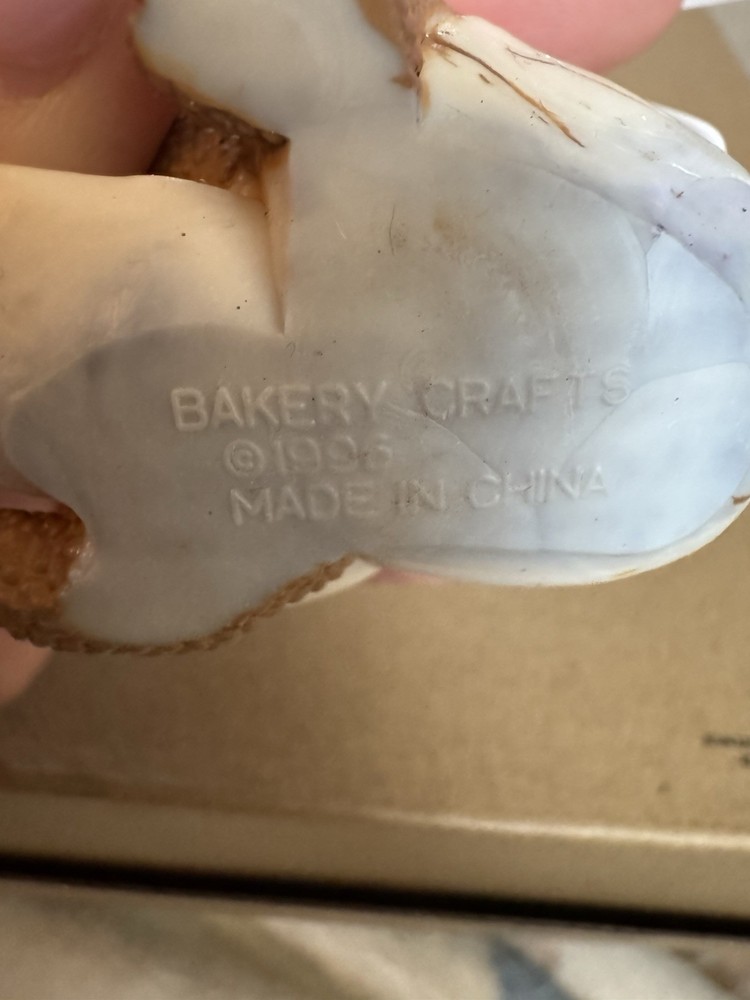 1996 Bakery Crafts Hatching Dinosaur
