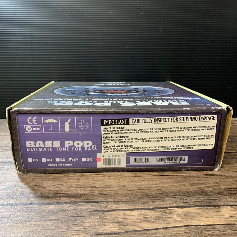 Line 6 BASS POD XT Multi-Effects Processor