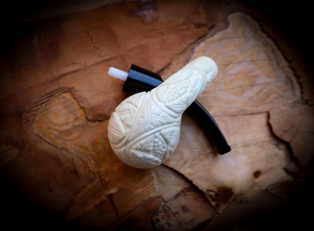 Half BentModel Grape Leaf Pattern Meerschaum Pipe With Leather Case-Astaş Meers.