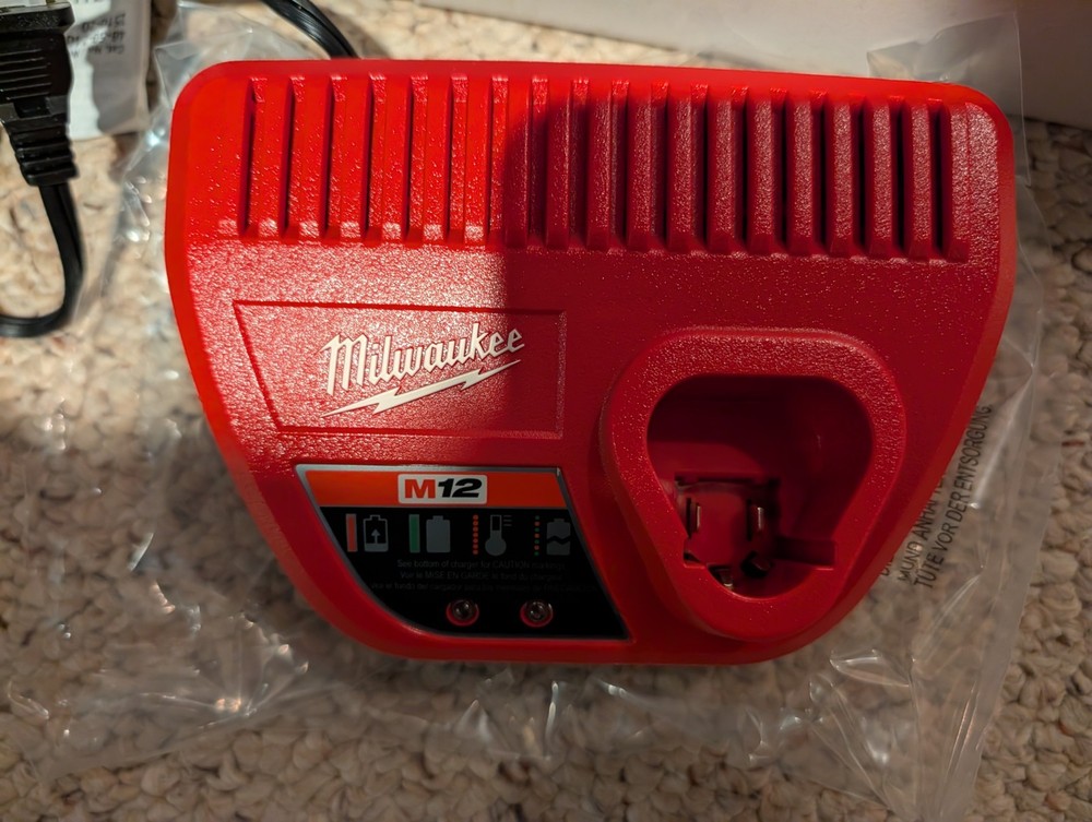 Milwaukee M12 Charger 50-59-2425