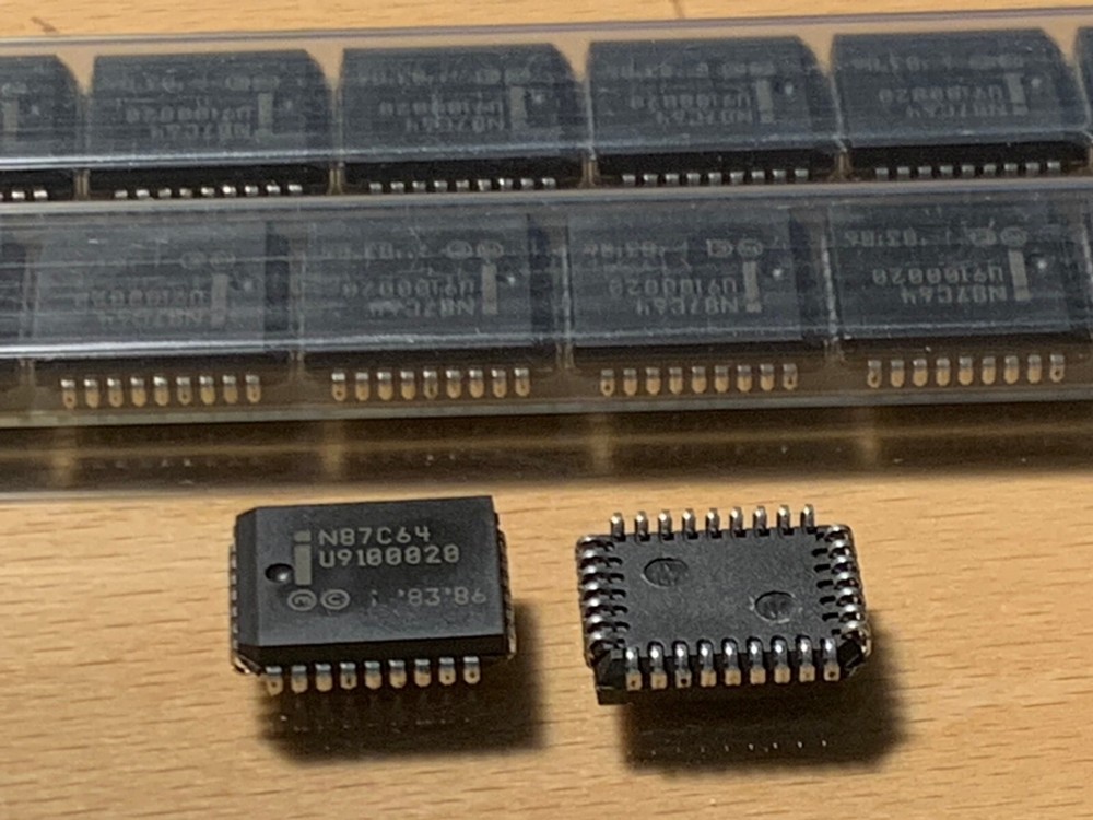 N87C64 - INTEL - 32-Pin LDCC Original IC