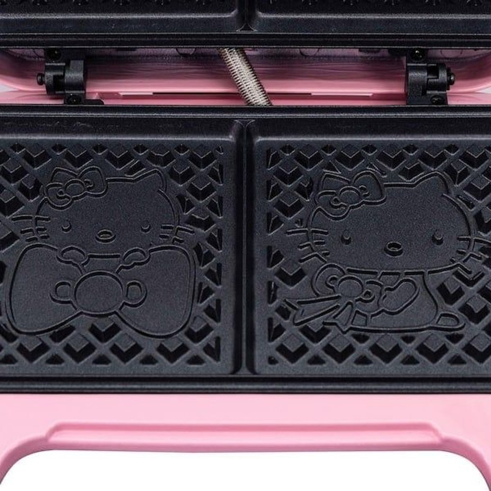 HELLO KITTY Pink Square Waffle Maker
