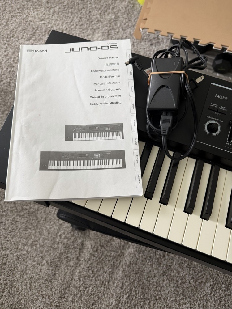 Roland JUNO-DS88 88-Key Synthesizer