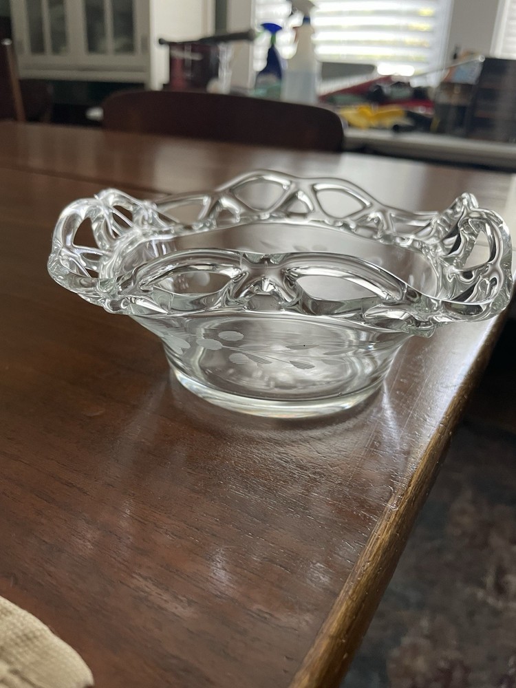 Ruffled Edge Etched Glass Dish