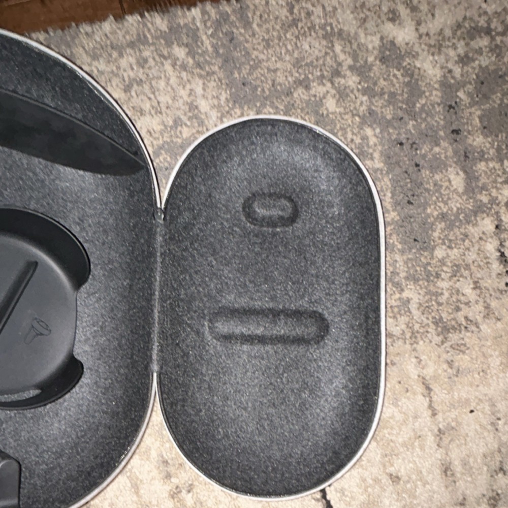 Meta Quest 2 Gray Hard Shell Carrying Case for Headset & Controller CAN FIT 3/3s