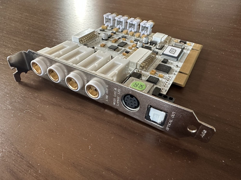 ESI Juli@ 24-bit 192kHz 4x4 Reference Audio Interface with Swappable I/O Socket