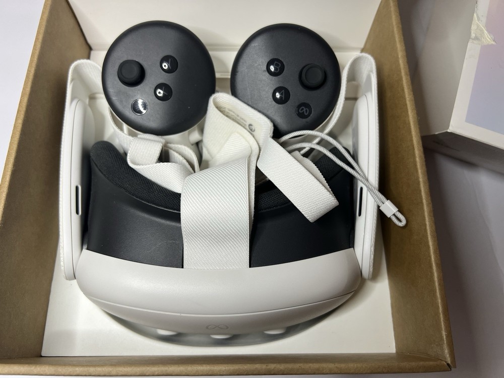 Meta Quest 3 VR Headset - 128GB