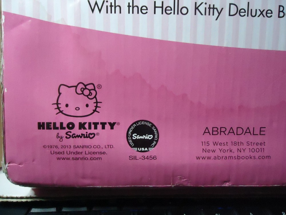 Hello Kitty Deluxe Book Gift Set Reading and Activities