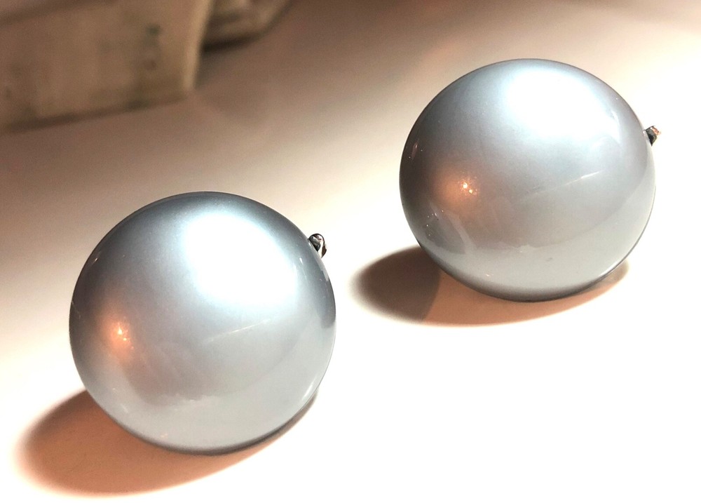 Vintage Trifari Screw Back Silver Grey Tone Button Earrings.  Simple