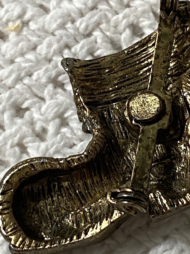 Santa Holiday Boot (missing 1 Stone) Brooch/Pin