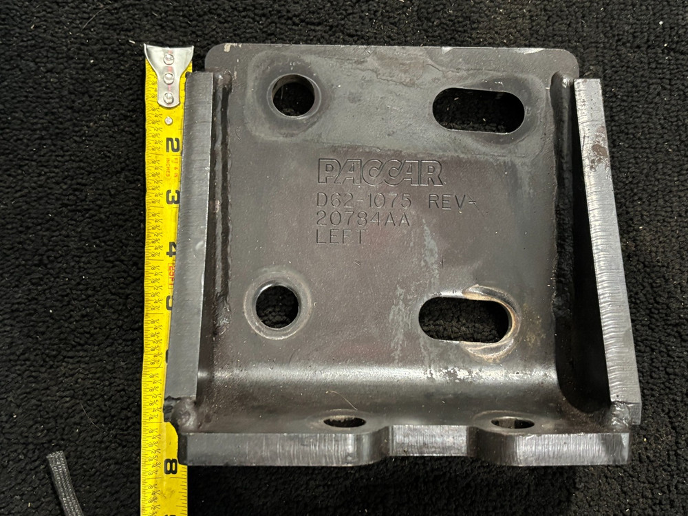 Paccar Rear Engine Mount D62-1075 20784AA Left