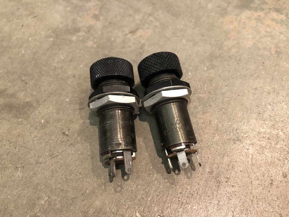 2 White Aircraft Instrument Panel Warning Indicator Lights,Dialight Push To Test