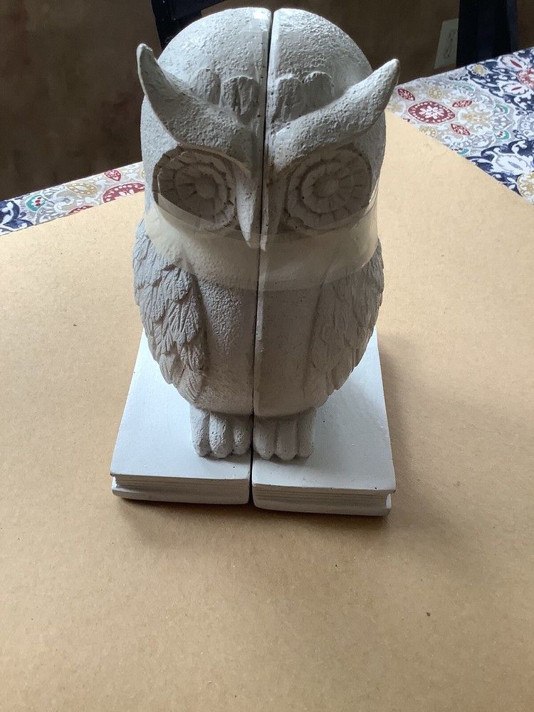 White Resin Owl Book End Or Ends. APPEALING