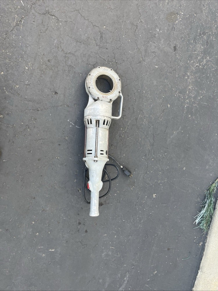 RIDGID Model 700 Hand-Held Power Drive pipe threader 3