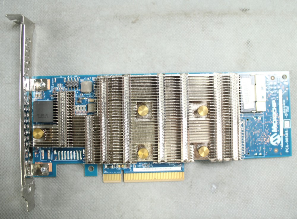 Microchip Adaptec SmartRaid 3204-8i 32048IXS RAID Adapter Adapter Card