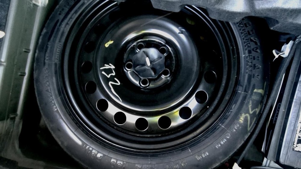 Used Floor Jack fits: 2014 Dodge Challenger  Grade A