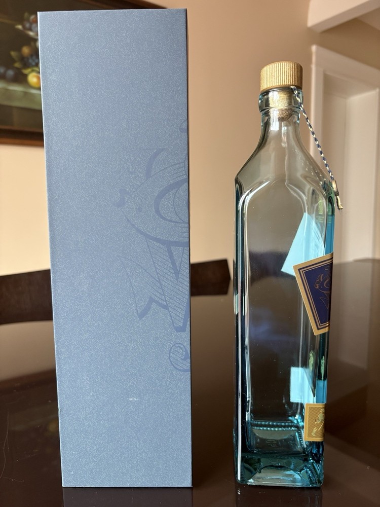 Johnnie Walker Blue Label - Empty 750ml Bottle and case