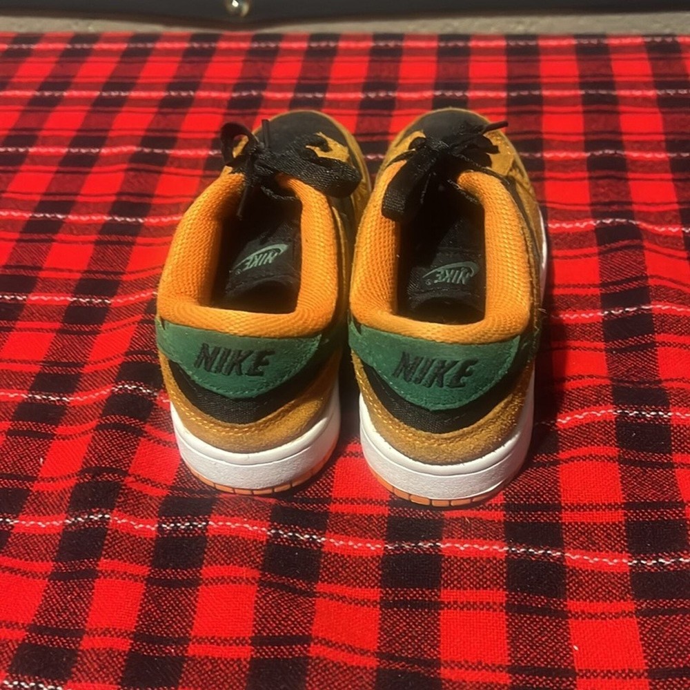 Gently used Nike sb low ceramic sneaker