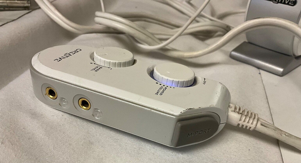 Creative I-TRIGUE L3450 White 2.1 Computer Speaker System (see video)