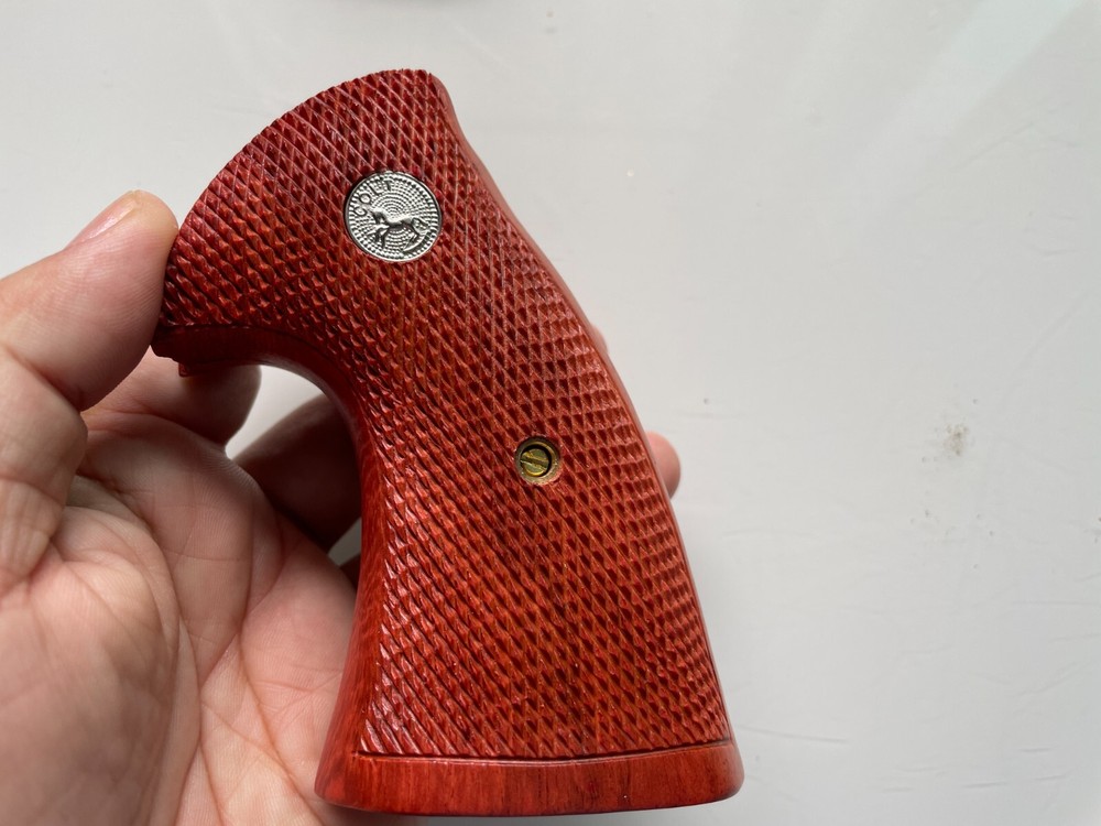 New Grips For COLT PYTHON (I,E Fr ame) All checkered Hard wood, with medallion