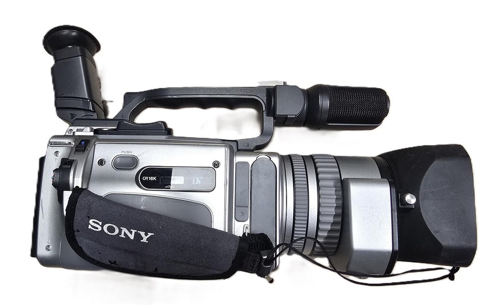 Sony DCR-VX2000 MiniDV 3CCD Camcorder