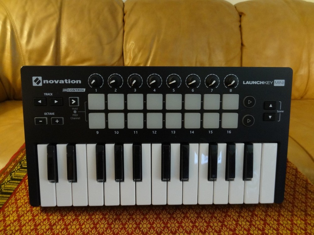 Novation Launchkey Mini MK2 Keyboard Controller w/ Power Adaptor