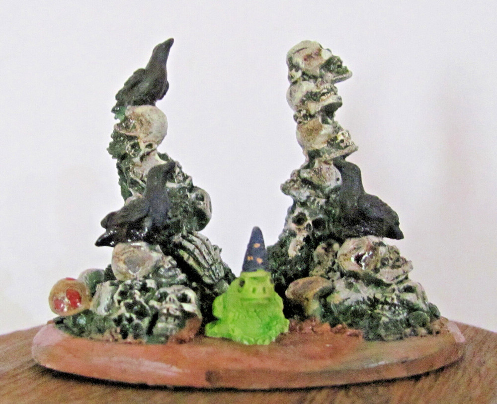 Lemax Spooky Town Accessory - Skull Cairns #14830