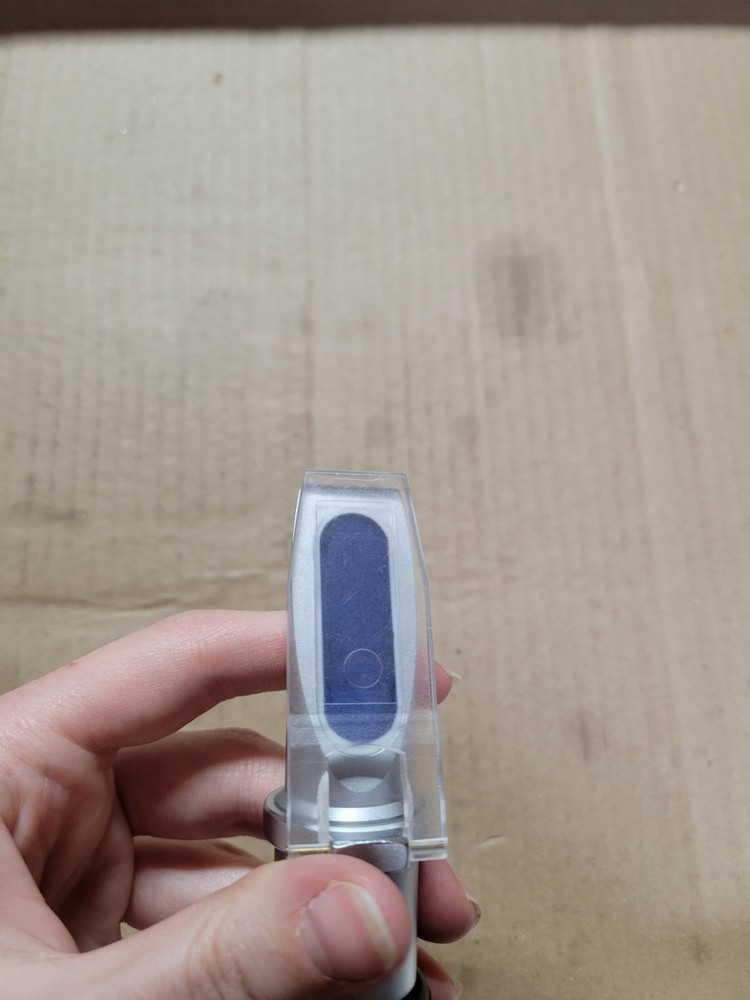 Hand/Portable Refractometer (Features ATC)