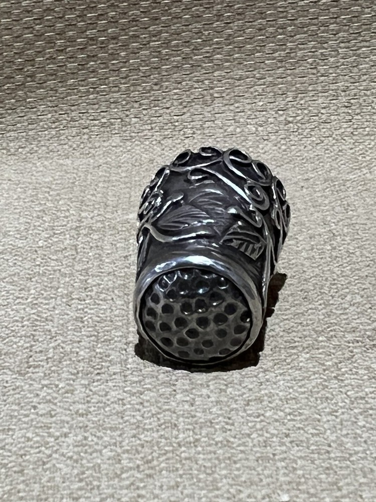 Vintage Sterling Silver Mid Century Vine Design Thimble.