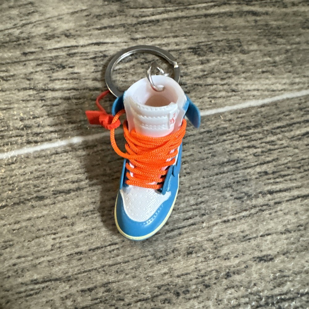OFF-WHITE Jordan 1 UNC Keychain
