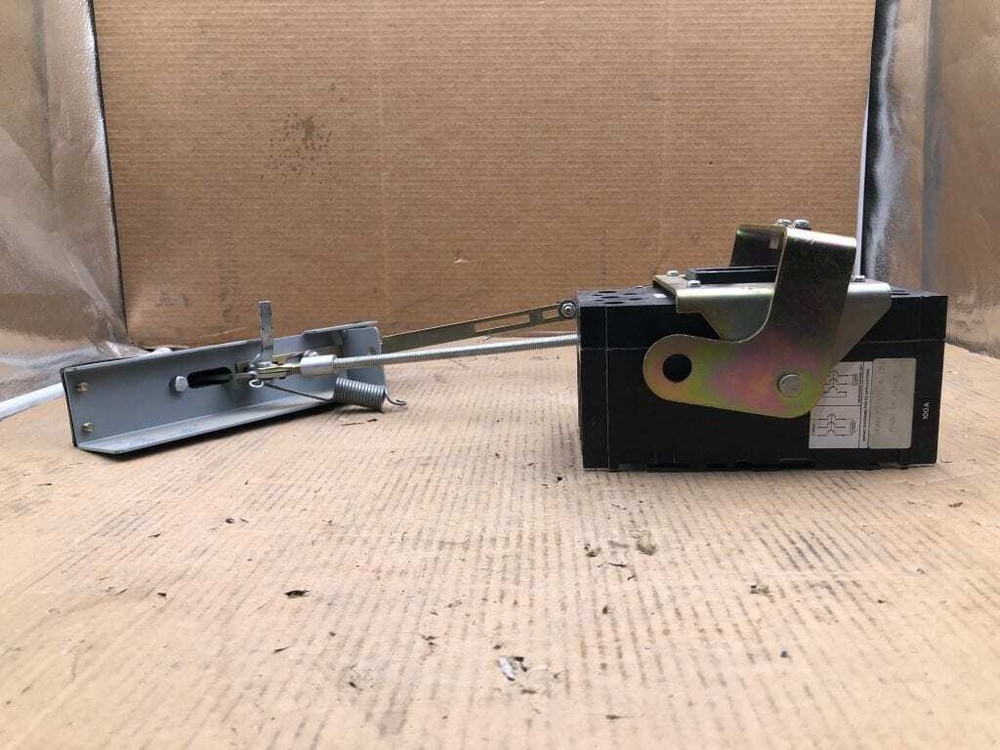 ABB 100A 3 Pole Circuit Breaker w/ Disconnect Switch Handle 600V