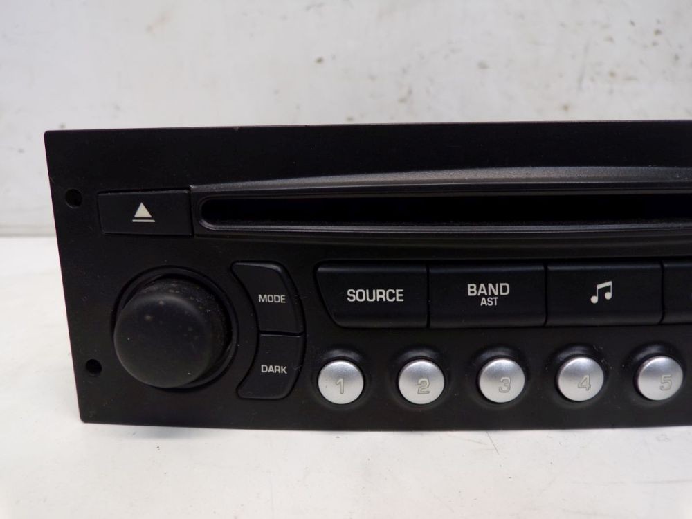Radio/CD combination code change not available! Suitable for PEUGEOT EXPERT