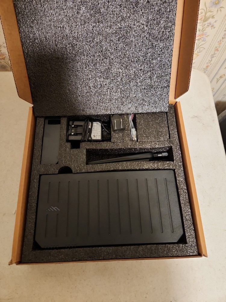 Cradlepoint E300 Series Router 300 Mbps