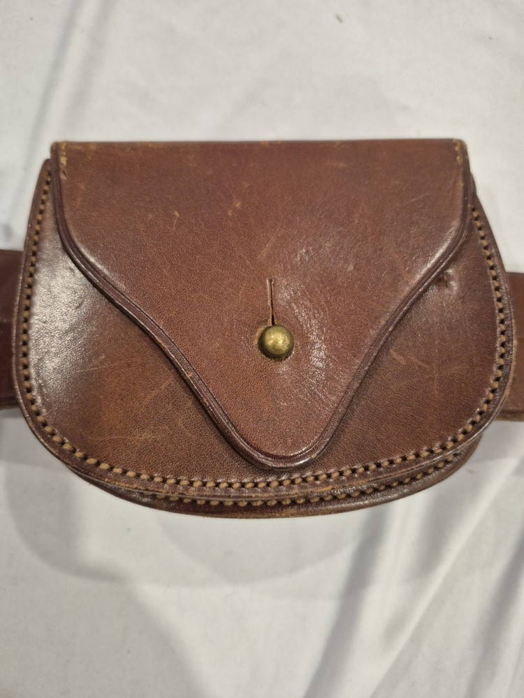 RCMP Sam Browne belt set - Leather, Original Canadian