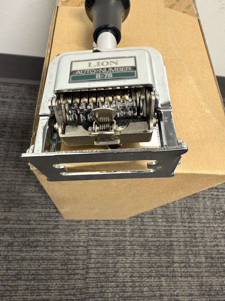 Lion Auto-number B-78