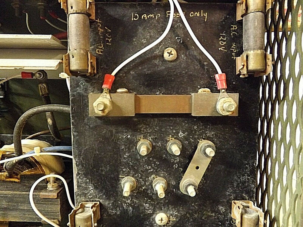 MILITARY 28V BATTERY CHARGER