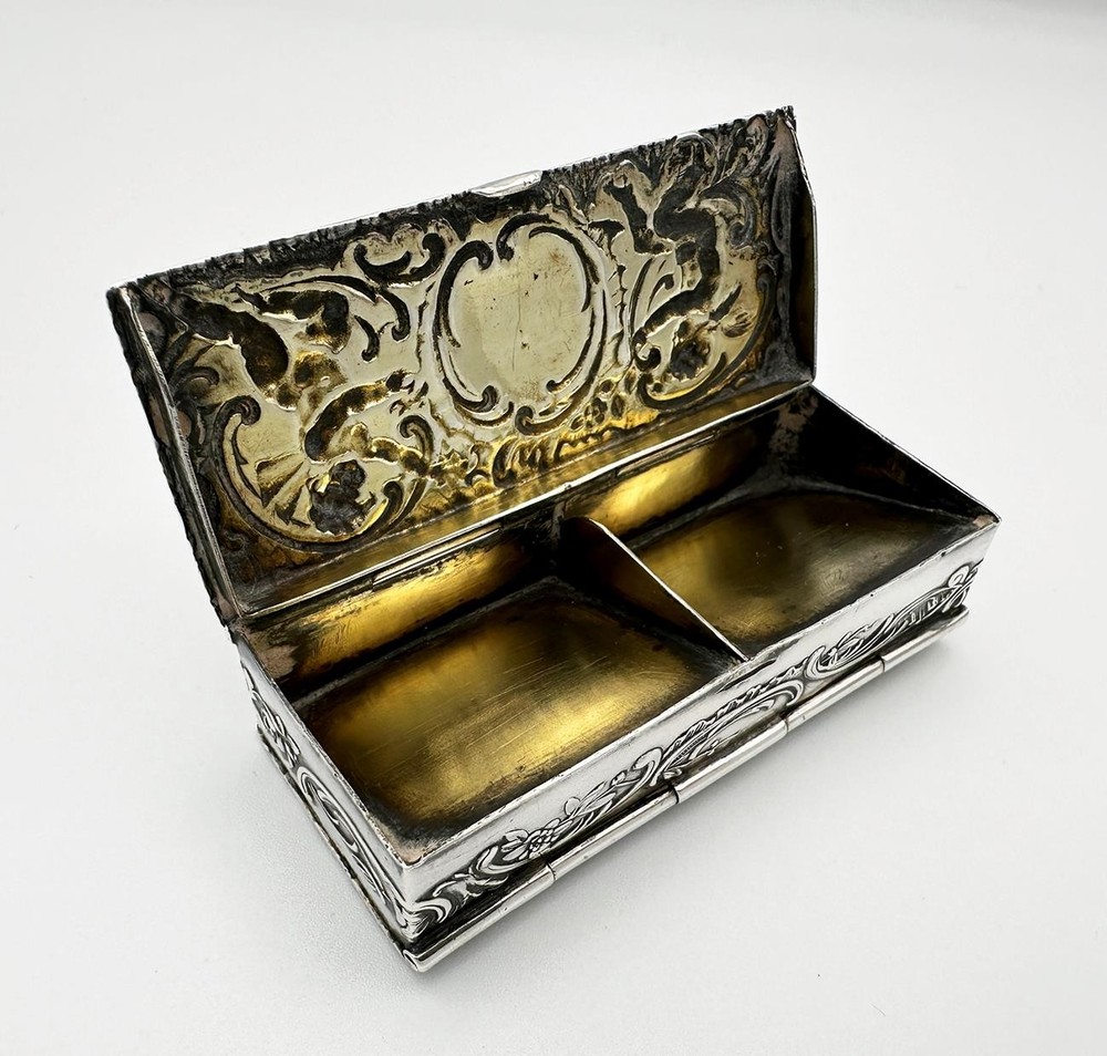 GERMAN DUAL DOUBLE COMPARTMENT 800 SILVER STAMP BOX EMBOSSED CHERUBS c1900