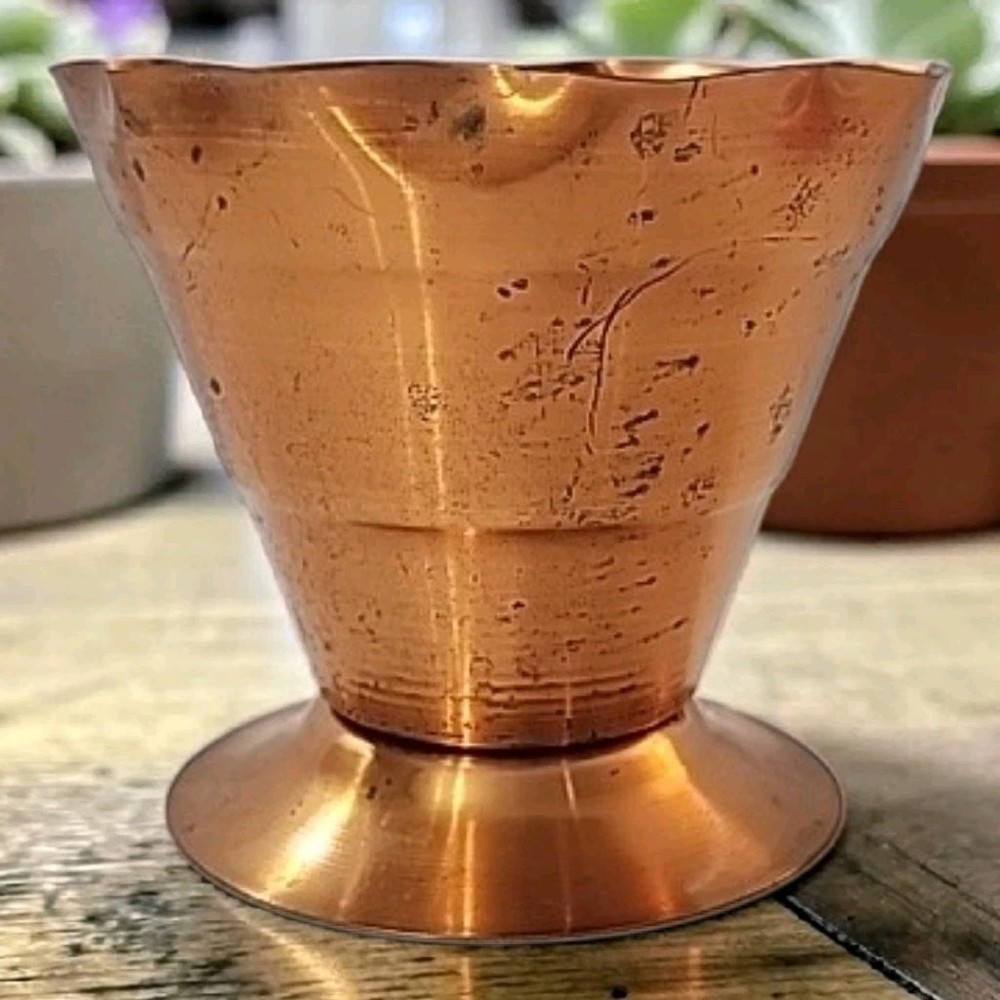 Vintage Solid Copper Hammered Small Planter Decorative Pot Spittoon 3.25" Tall