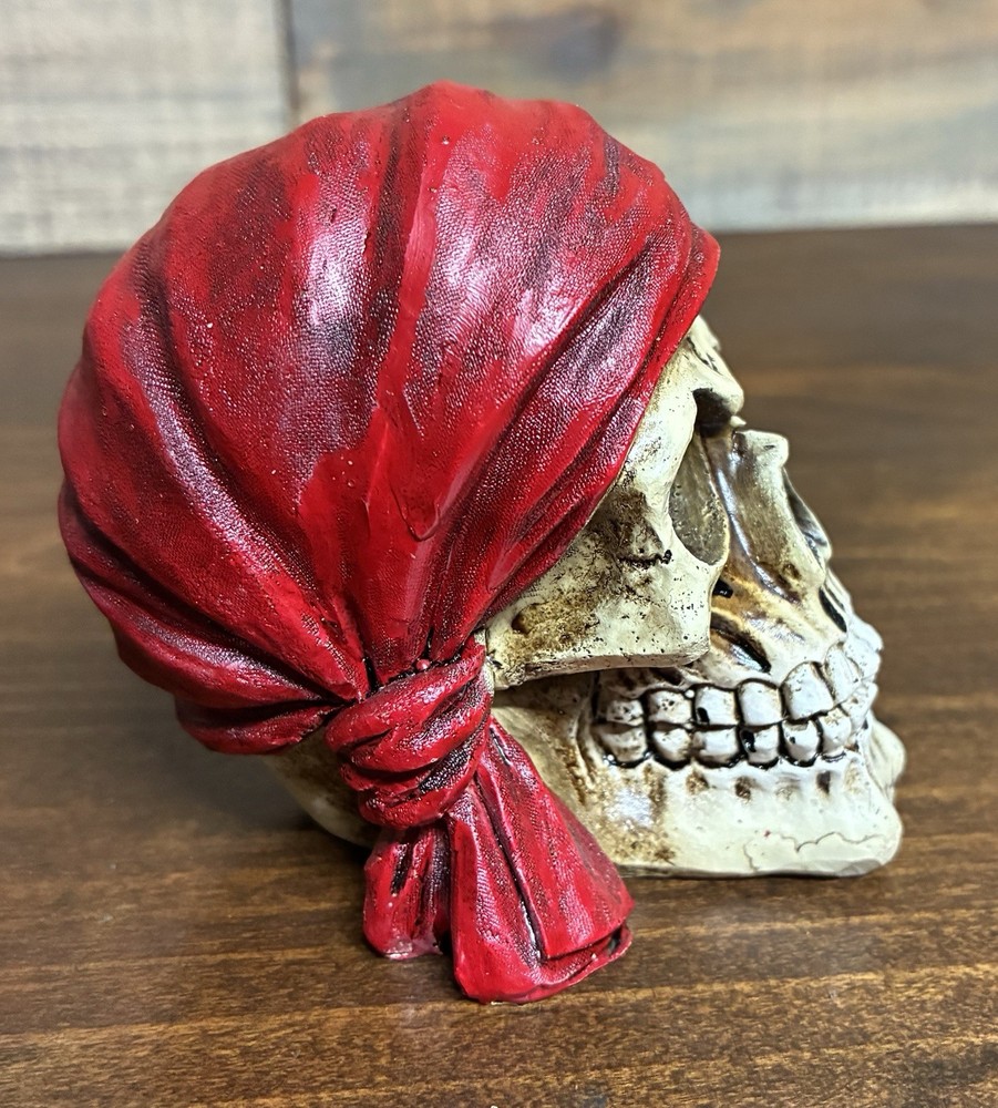 3" PIRATE SKULL WITH EARRING POLY RESIN